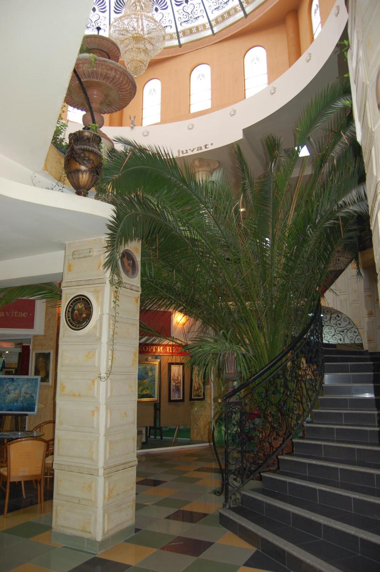 Hotel Dobrudja Dobrich Ngoại thất bức ảnh